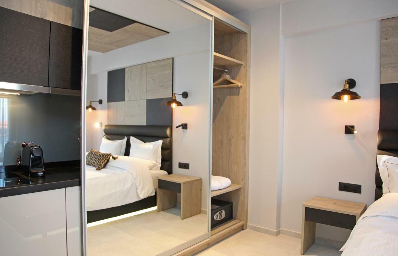 Athinais Luxury Apartments Hanioti Exterior photo